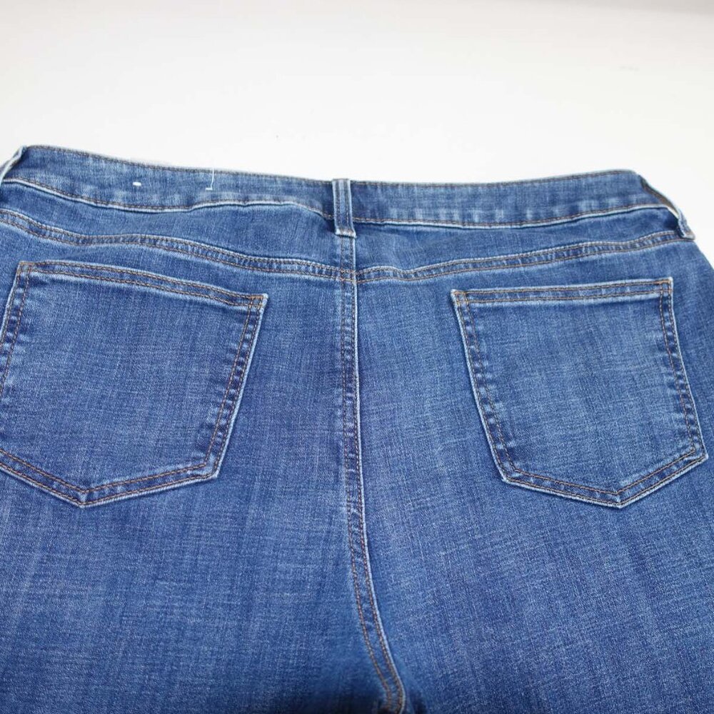 Chico's Women's So Slimming Girlfriend Slim Crop Jeans Size 2.5 / 14 Blue Denim - Picture 6 of 6